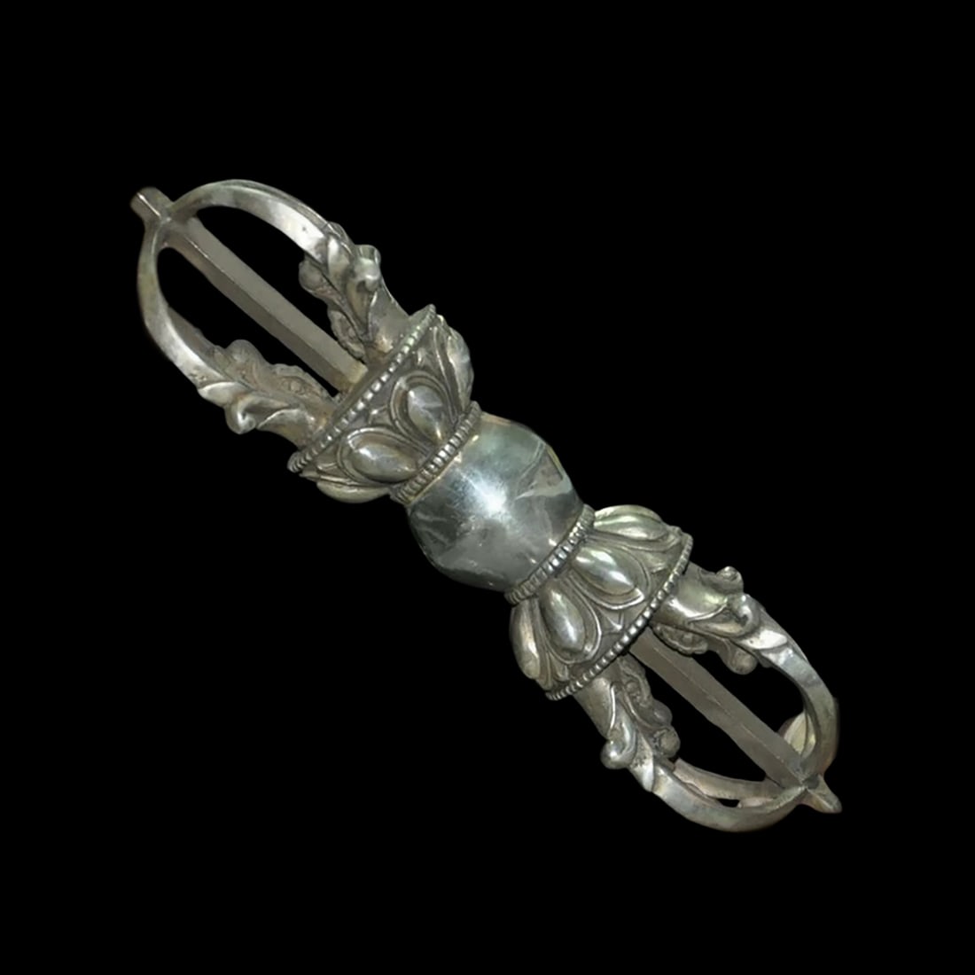 Tibetan Figurines Buddhism Silver Vajra Dorje (1 of 4)