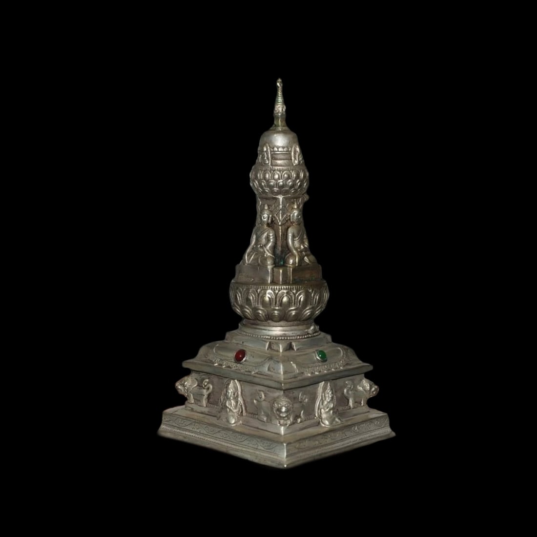 Chinese Retro Style Tibetan Silver Buddha Figure: Size: Height 18 cm - Length 9.5 cm - Width 9.5 cm. Weight 1.3 kg. Materials: Tibetan Silver (alloy of tin with copper or zinc). Condition: Resembles a retro aesthetic. This sacred pagoda tower is an e