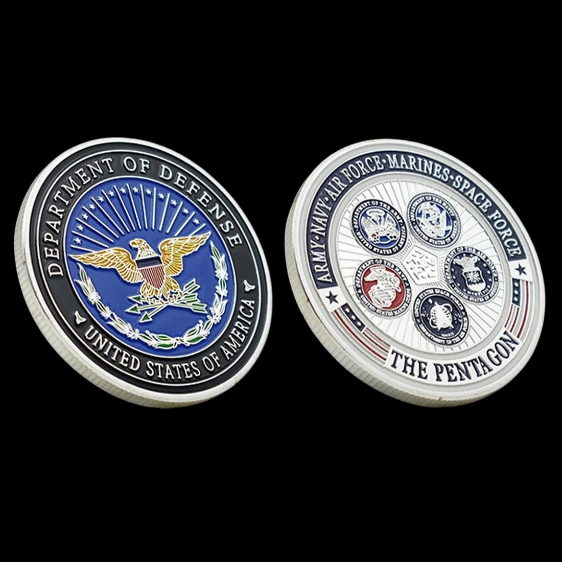 Vintage Metal United States Department Defense Commemorative Challenge Coin: Size: Diameter 4 cm - Thickness 3 mm. Weight 30 g. Materials: Silver plated metal Condition: New This commemorative coin features intricate embossed designs representing the United States Department o