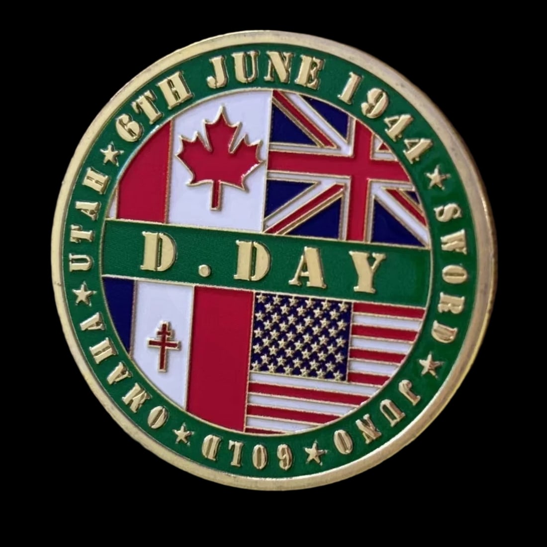 Vintage Gold American Guard Honor Commemorative Coin Airborne Division: Size: Diameter 40 mm - Thickness 3 mm. Weight 30 g. Materials: Silver plated metal Condition: New This commemorative coin features intricate detailing throughout its surface, showcasing precise