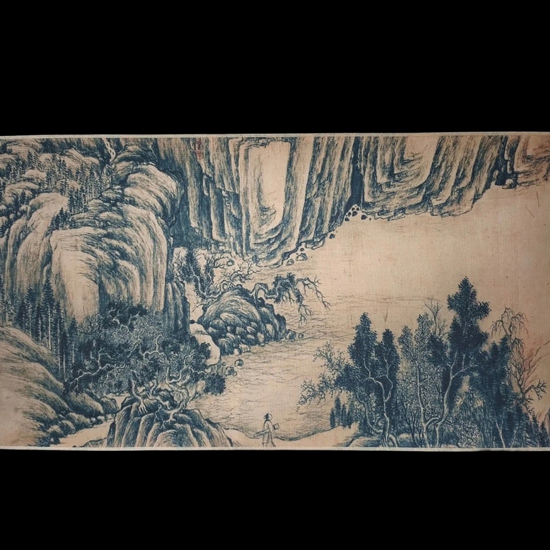 Chinese Old Style Xun's Waterfall Motif Scroll: Size: Height 360 cm - Length 30 cm. Materials: Paper. Condition: Excellent. This magnificent ritual scroll is a masterfully crafted reproduction of Wang Xun's distant script, featuring a rhythmic drag