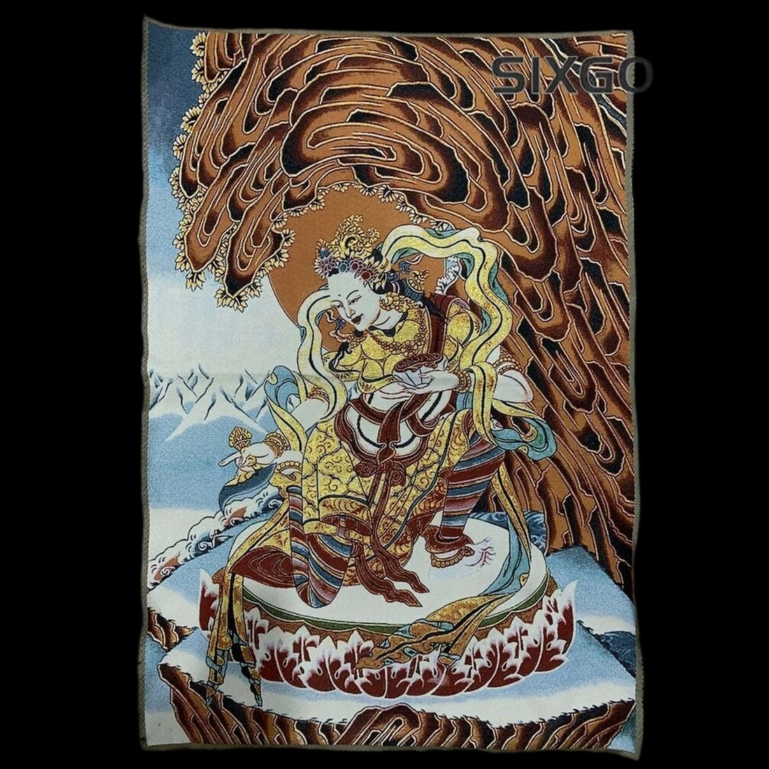 Asian Vintage Style Vajravarahi Motif Thangka: Size: Height 90 cm - Length 60 cm. Weight 150 g. Materials: Silk. Condition: Excellent. This magnificent ritual thangka depicts the sacred Vajravarahi, a powerful tantric deity of Tibetan Buddhism. In