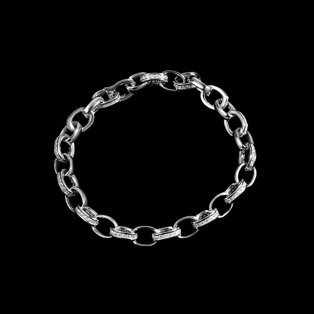 Moissanite Bracelet Hook Shaped Shine 925 Silver: Size: Width 6.5 mm - Length 18 cm. Materials: S925 silver, moissanite. Condition: New. This Moissanite Hook Link Bracelet is a masterfully crafted piece of jewelry with a bold, structural profile that