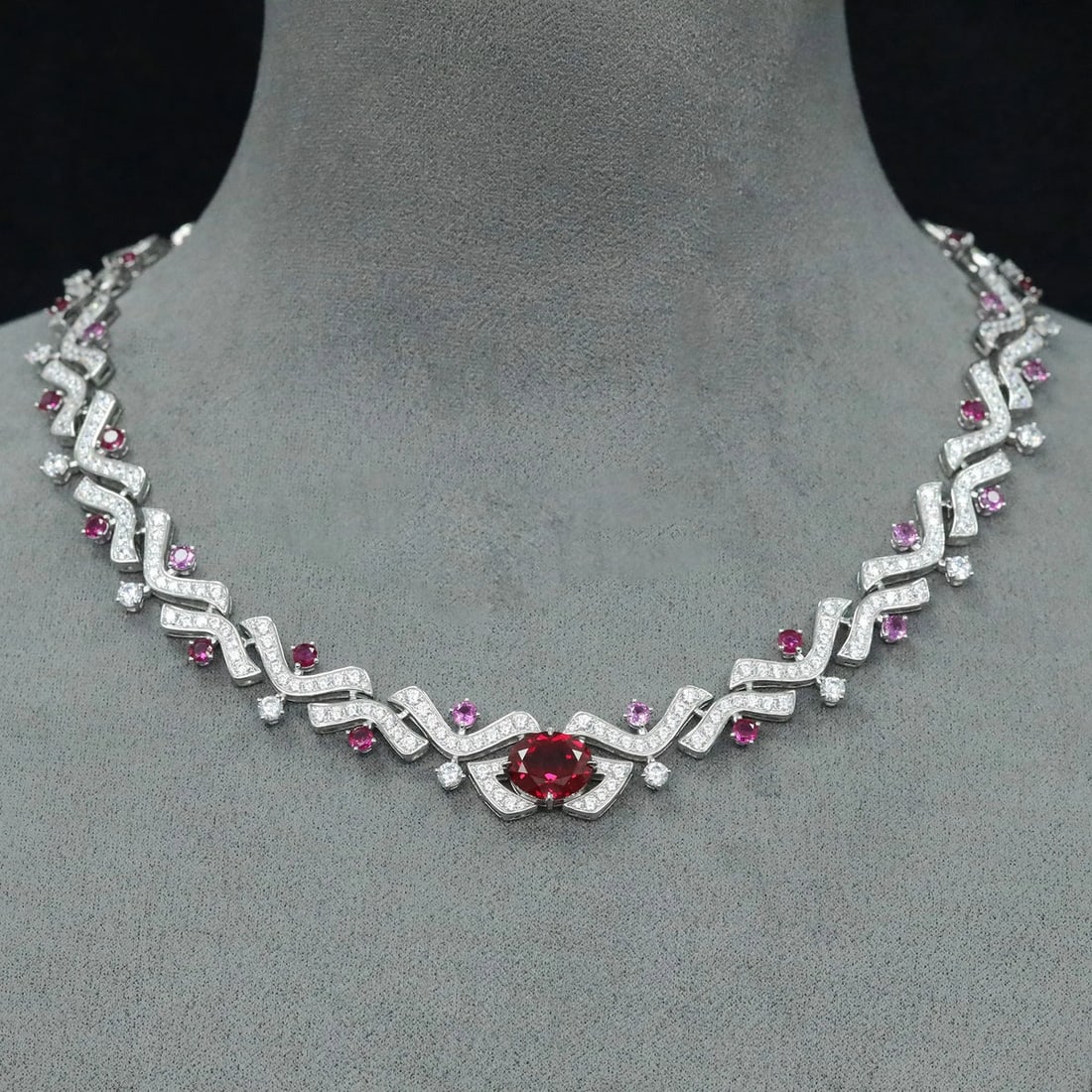 Modern Sterling Silver Zircon Zigzag Crimson Oval Necklace: Size: Length 45 cm. Weight 47.5 g. Materials: 925 sterling silver, zircon Condition: New This necklace features a sophisticated geometric silhouette characterized by interlocking, zigzag links