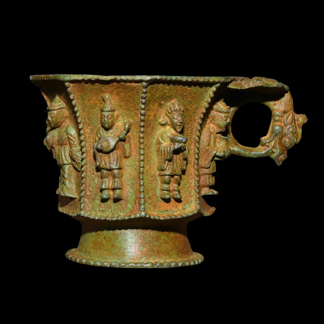 Vintage Bronze Eight Immortals God Fairy Wine Cup Statue: Size: Height 6 cm - Length 6 cm - Width 6 cm. Weight 300 g. Materials: Bronze Condition: Excellent This bronze piece features a balanced composition with a solid base. The surface displays intricate