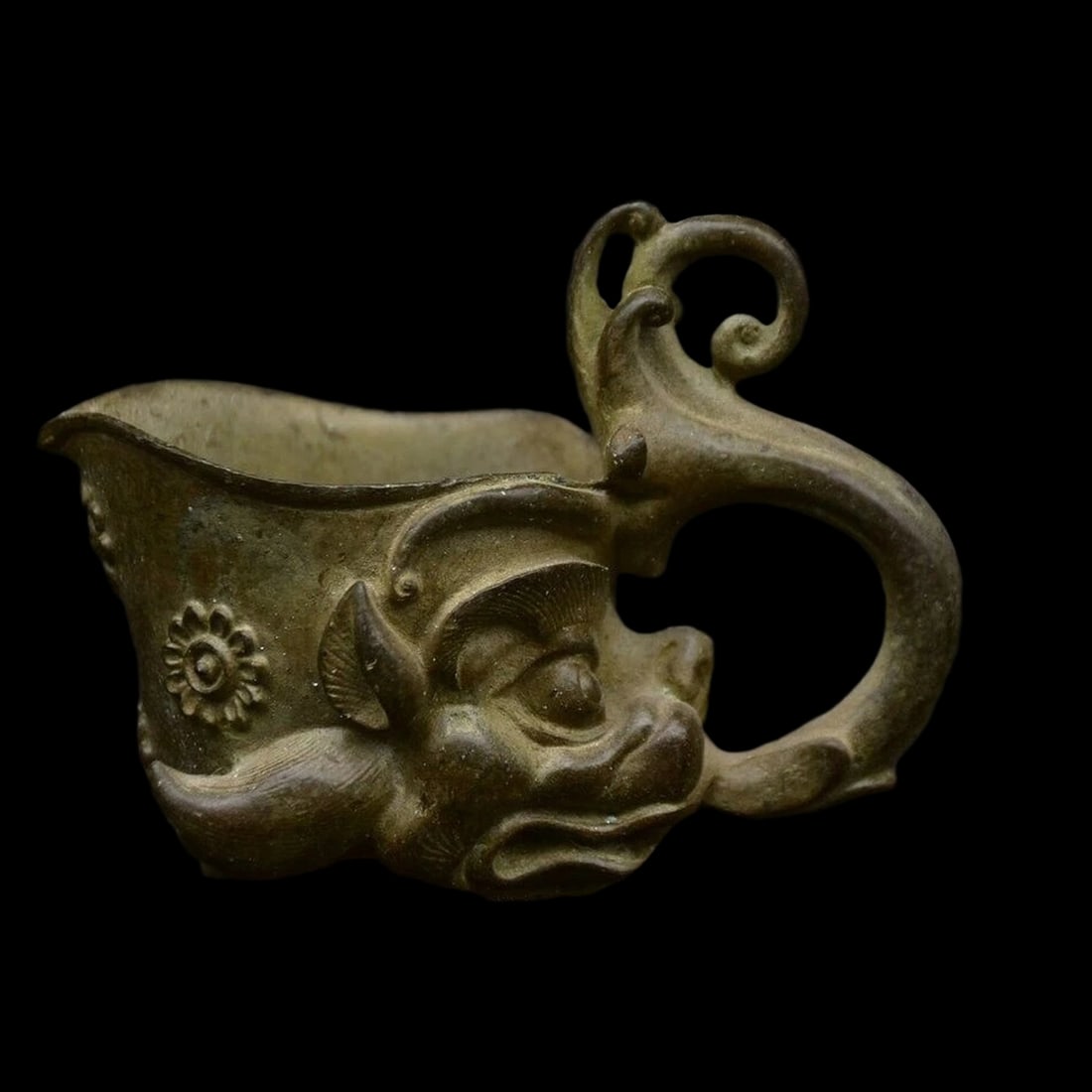 Chinese Vintage Style Wine Vessel Pixiu Pattern (1 of 6)