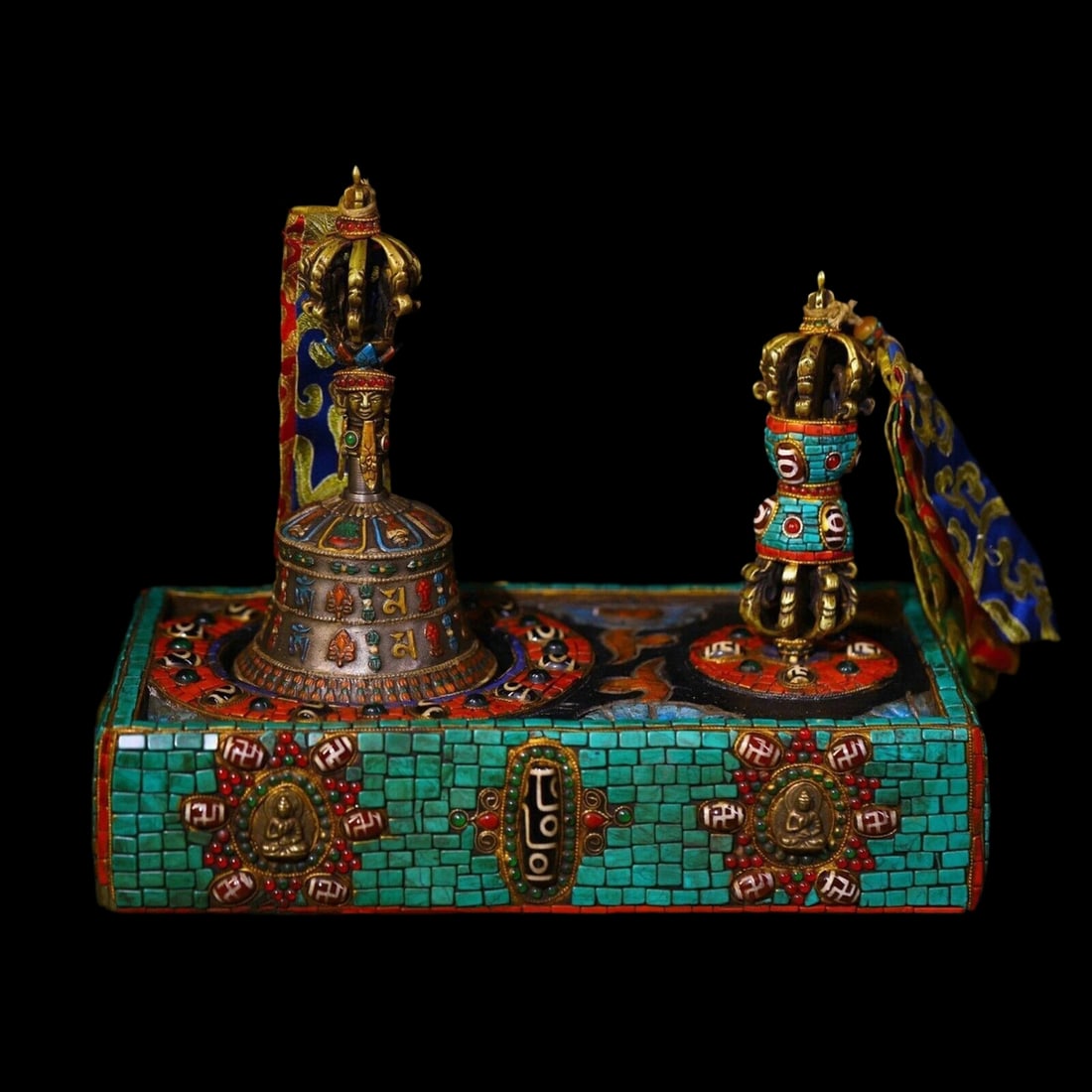 Vintage Bronze Tibet Painting Inlay Gem Dzi Bead Dagger: Size: Height 23 cm - Length 29 cm - Width 15 cm. Weight 4.7 kg. Materials: Bronze, gemstones Condition: Excellent The piece features a cast bronze structure detailed with intricate surface patterns an