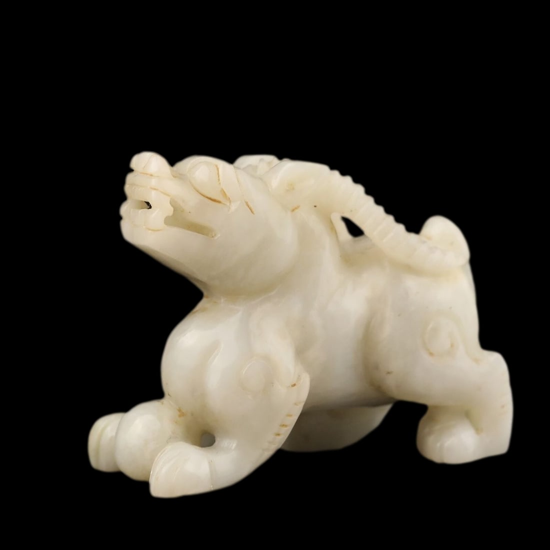 Hetian Jade Dragon Chinese Pendant Hand-Carved: Size: Height 6 cm - Length 7.1 cm - Width 3 cm. Materials: Jade. Condition: Looks like vintage. This is an old-style Chinese pendant, meticulously hand-carved from natural Hetian jade. The pendant fea