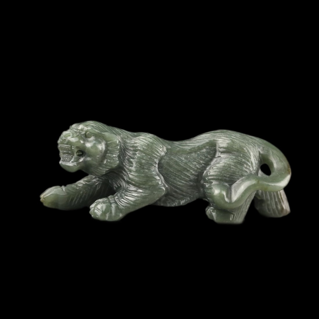 Hetian Jade Tiger Statue Hand-Carved Retro-Style (1 of 5)