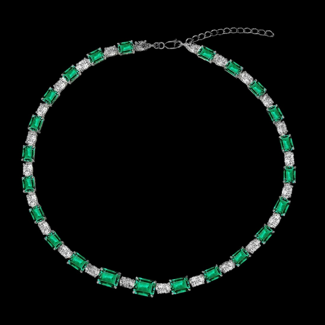 Choker Necklace 925 Sterling Silver Green Zirconia: Size: Length 40 cm. Weight 20 g. Materials: 925 sterling silver, zircon, artificial gem. Condition: New. This exquisite choker necklace is meticulously crafted from real 925 sterling silver, designed 
