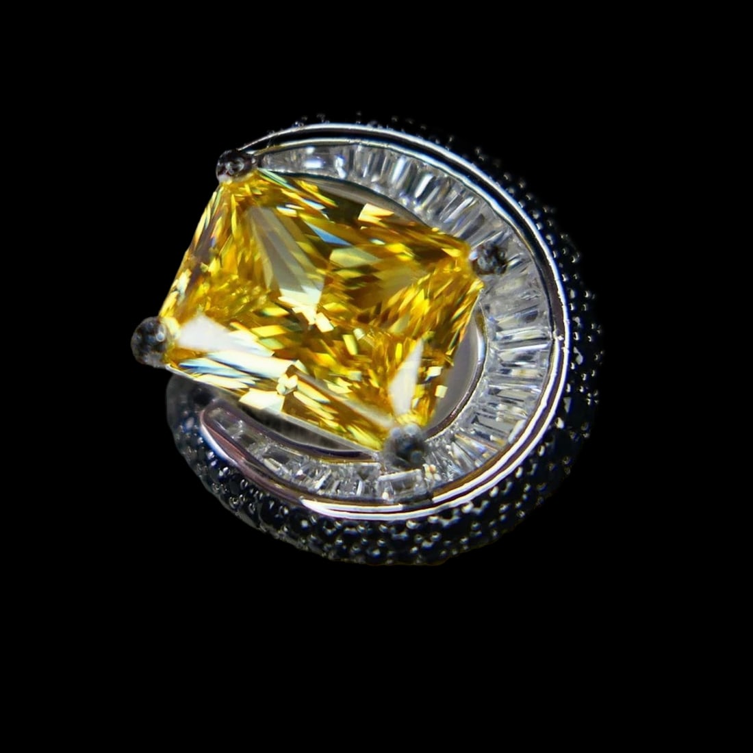 Elegant Yellow Gem Zirconia Sterling Silver Ring: Size: 7. Width 54.4 mm. Materials: 925 sterling silver, zircon. Condition: New. This ring in the shape of a moon is made of 925 sterling silver and features a vibrant large yellow zircon stone that ad
