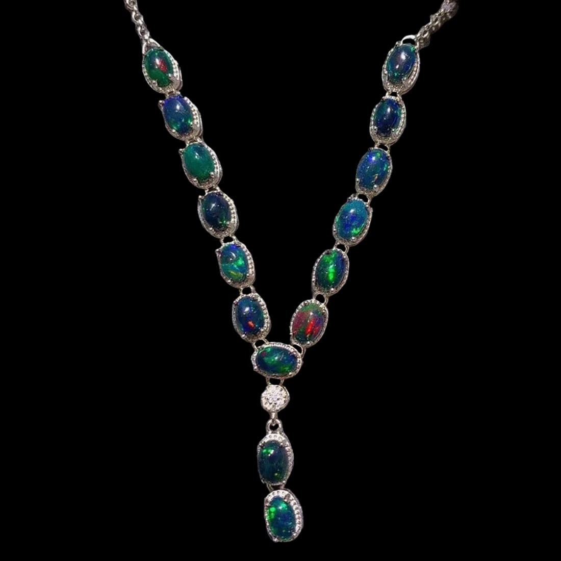 Jewelry 925 Silver Necklace Natural Gemstone Opal: Size: Length 45 cm - Gem Stone 4 mm - 6 mm. Materials: Natural opal, 925 Sterling Silver. Condition: New. This necklace features a stunning natural opal as its centerpiece, set in sterling silver.