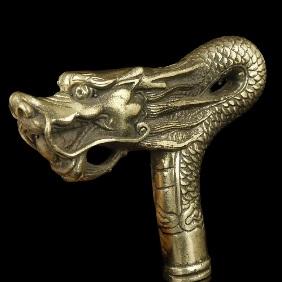 Unique Retro Oriental Dragon Shape Cane Handle: Size: Length 12.5 cm - Width 9.5 cm. Materials: Bronze. Condition: Looks like vintage. This China old-style handwork bronze cane head features exceptional craftsmanship, with the dragon's scales intri