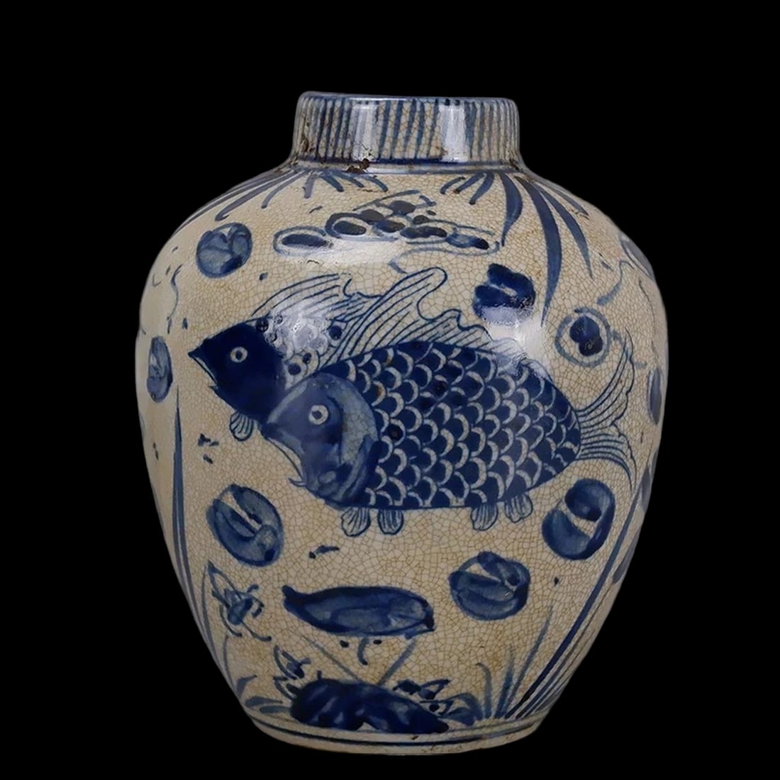 Vintage-Style Lotus Vase Blue White Fish Motif: Size: Height 17 cm - Mouth diameter 5.5 cm - Bottom diameter 7 cm. Materials: Ceramic, porcelain. Condition: Looks like vintage. This is a vintage-style porcelain vase inspired by the Yuan Dynasty,