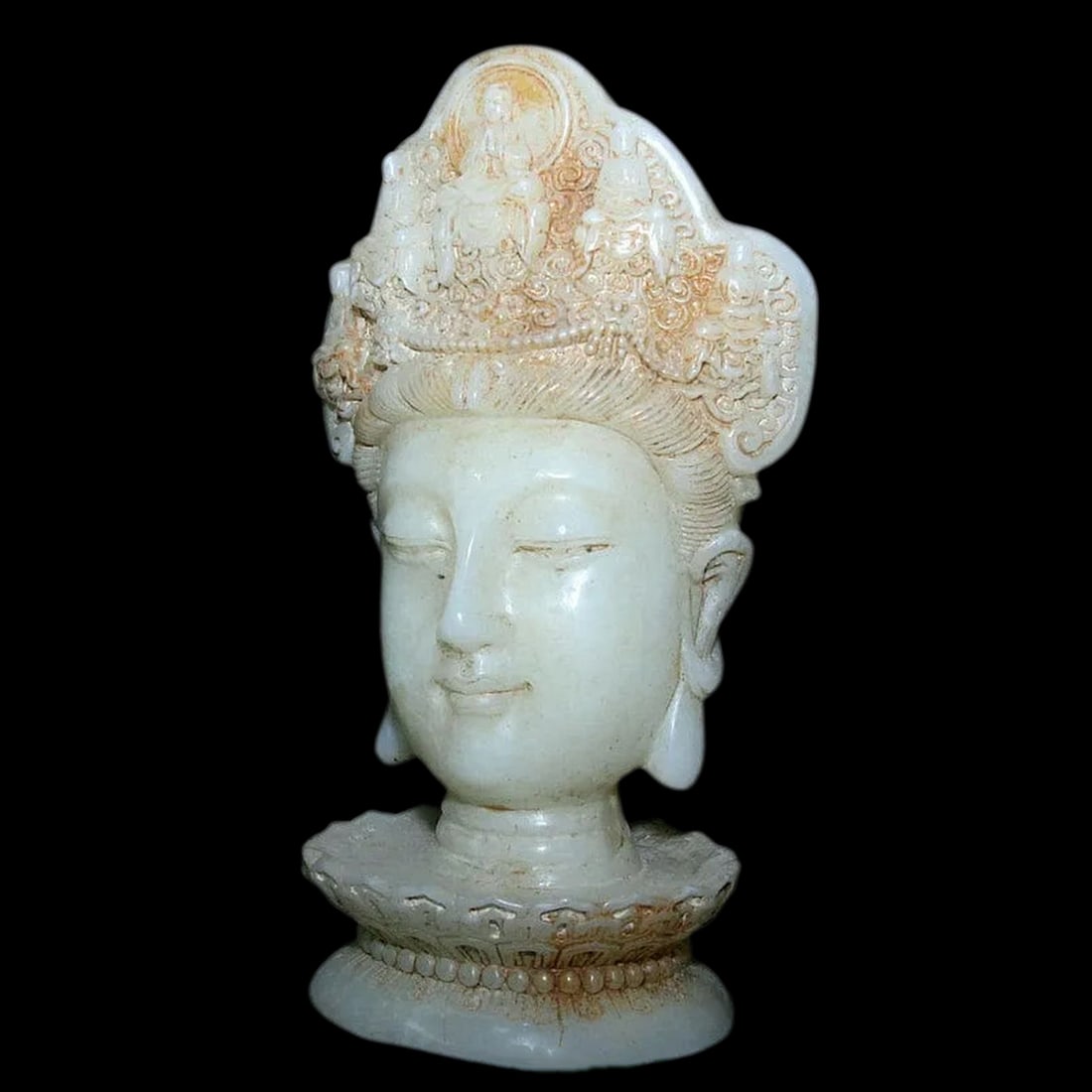 Hand-Carved White Jade Goddess Bust Buddha Statue: Size: Height 21.8 cm - Length 13 cm - Width 8.9 cm. Weight 2.6 kg. Materials: White jade. Condition: Excellent. This vintage-style carved Guanyin Buddha head statue is made from natural white jade, sh