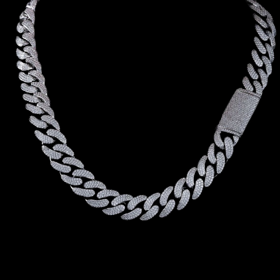 Luxury Hip Hop Silver Necklace Moissanite Inlaid: Size: Length 45.7 cm - Width 1 cm. Materials: .925 Sterling Silver, moissanite. Condition: New. This cuban link necklace, crafted from S925 silver, showcases hip-hop style with its bold design. The ne