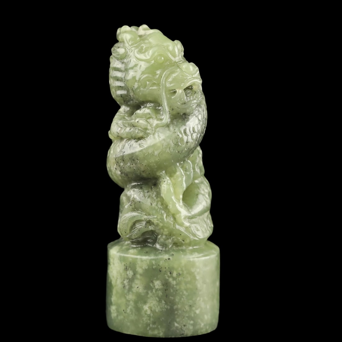 Retro-Style Green Jade Asian Loong Sculpture Seal: Size: Height 9.6 cm - Length 3.6 cm - Width 3.6 cm. Weight 206 g. Materials: Jade. Condition: Excellent. This retro-style jade sculpture seal captures the essence of traditional Chinese mythology and 