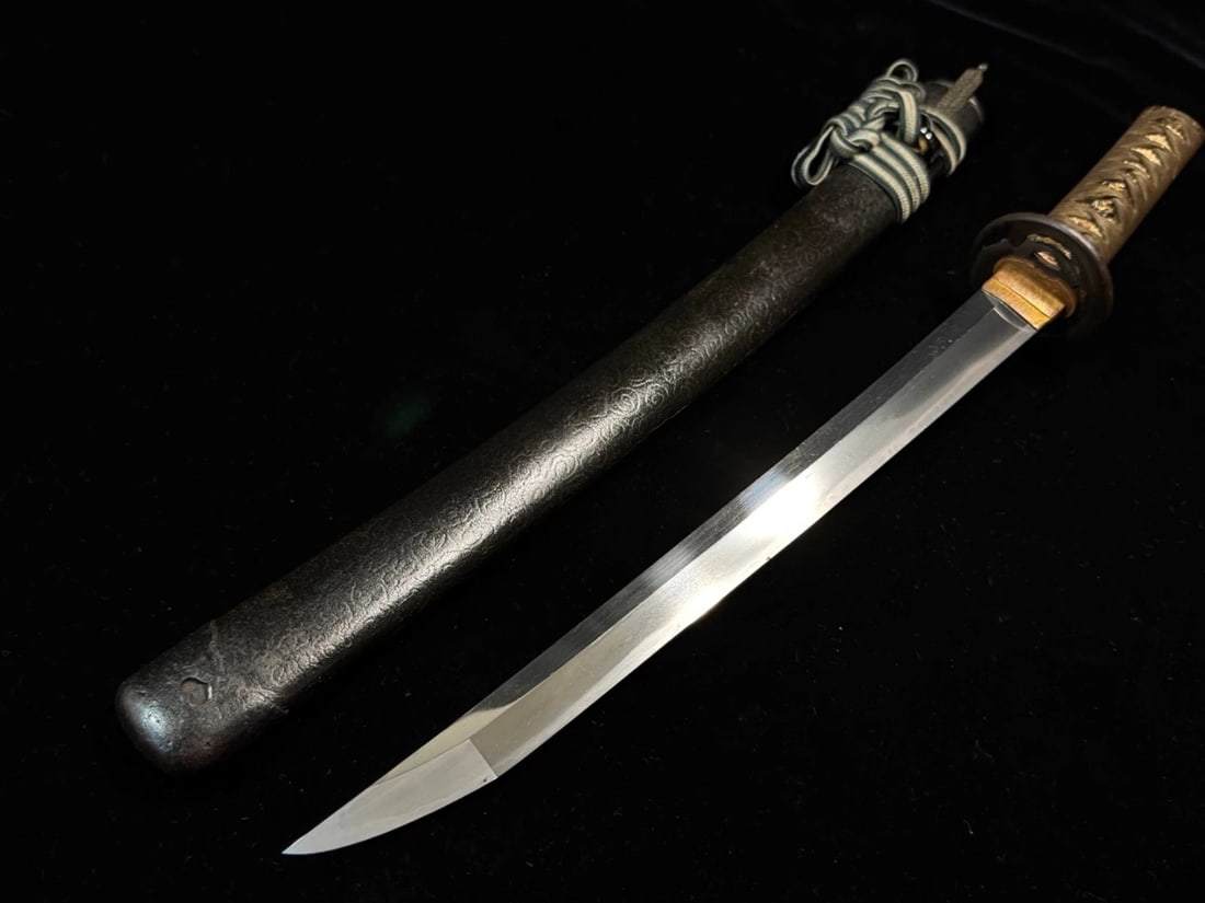 Handmade Tamahagane Steel Norikatsu Signed Arabesque Lacquer Wakizashi Blade: Size: Overall Length 68 cm - Blade Length 37.2 cm - Curvature 0.4 cm - Moto-Haba 3 cm - Saki-Haba 2.3 cm - Moto-Kasane 0.7 cm. Materials: Tamahagane steel Condition: Excellent (normal signs of wear) T
