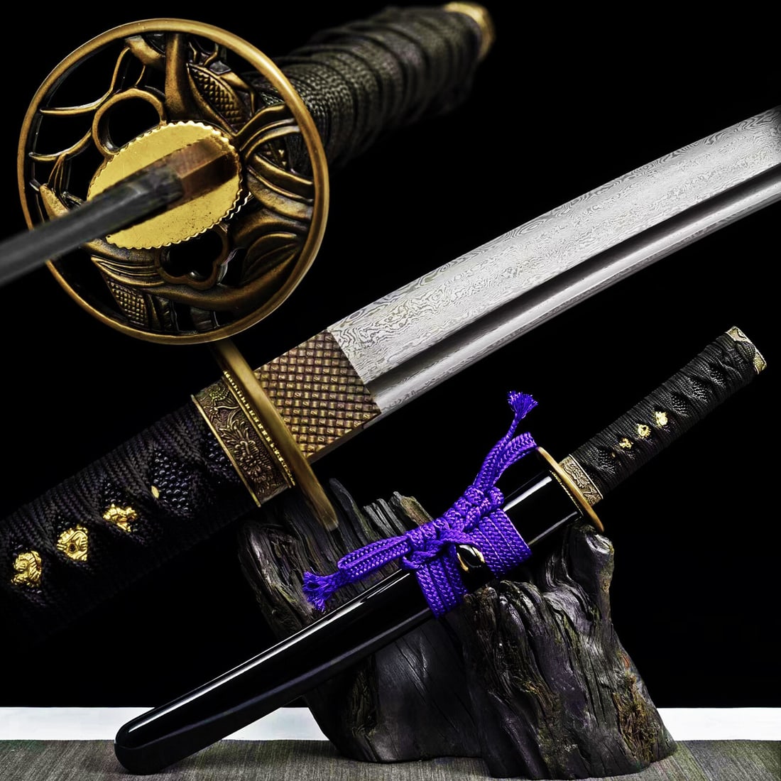 Hand Forged Damascus Steel Tanto 20" Japanese Short Sword 1095 Full Tang Knife: This listing is for a Japanese Tanto, a finely crafted short sword. The sharp blade is hand forged from Damascus folded steel, featuring a distinct layered pattern from the hand polished finish. This 