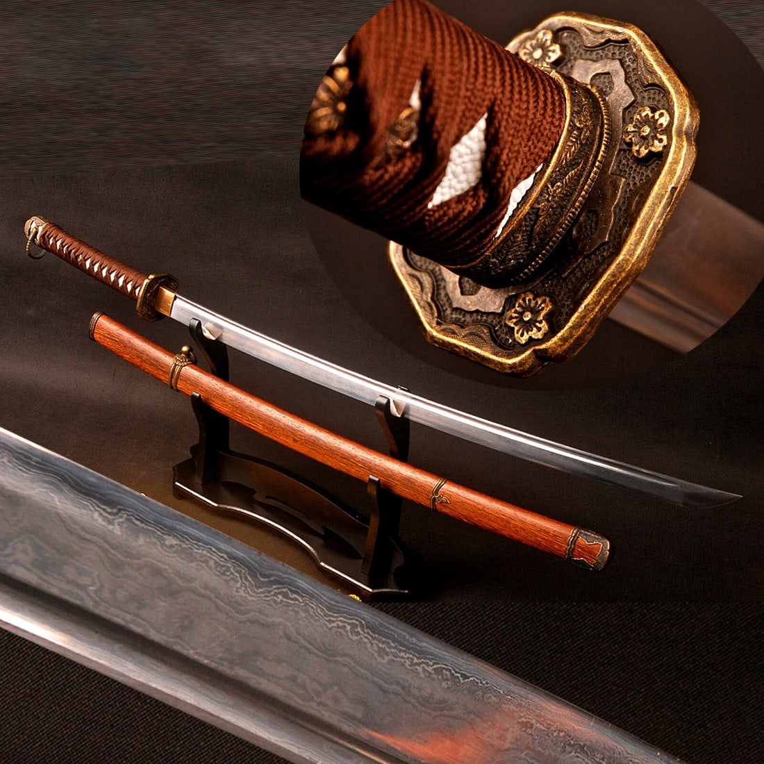Japanese Military Gunto Saber Katana Sharp Folded Damascus Steel Full Tang Sword: This listing is for a handmade Japanese military Gunto saber, a sharp and functional samurai katana sword. It features a traditionally hand forged and folded steel blade, crafted for collection, decor