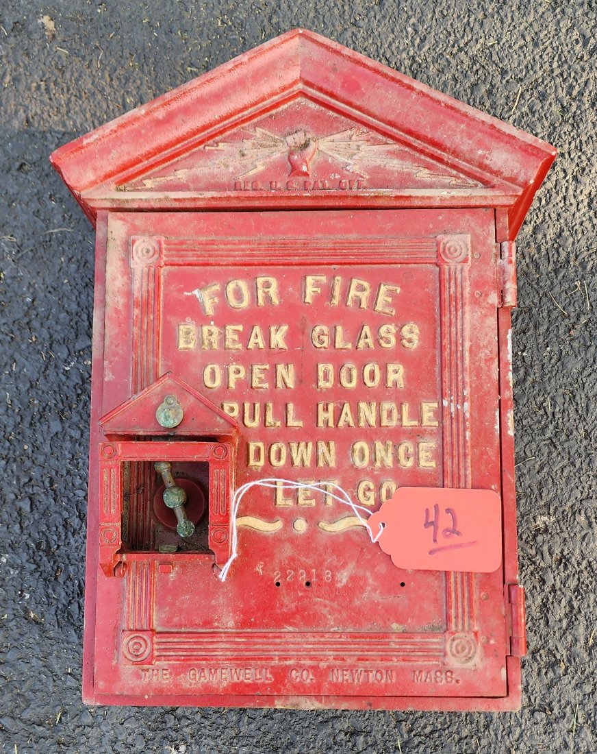 Cast Iron Gamewell Fire Alarm Box (1 of 2)