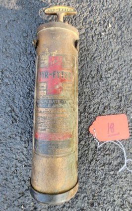 Fyr Fyter Brass Fire Extinguisher (1 of 1)