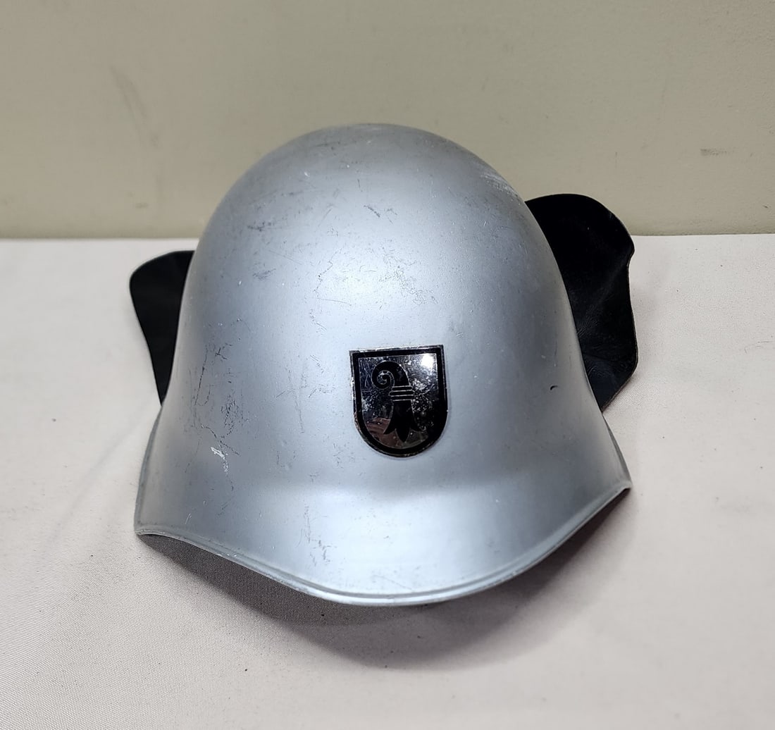 Foreign Metal Firefighters Helmet (1 of 3)