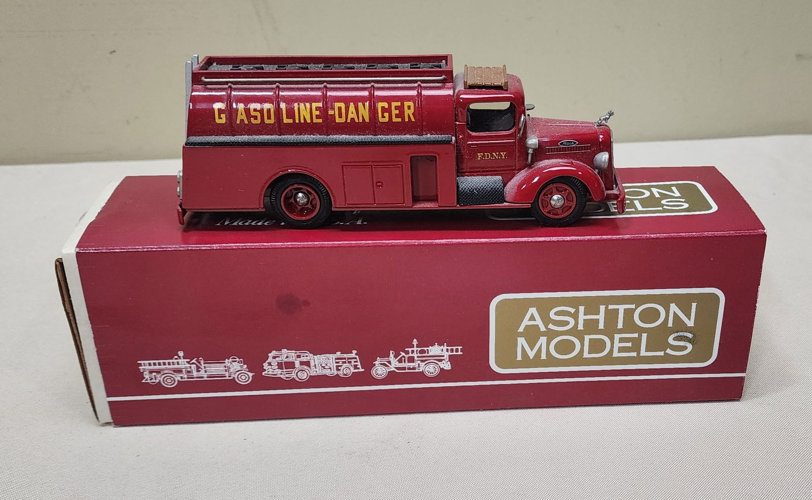 Ashton Models FDNY Mack Gasoline Oil Wagon (1 of 4)