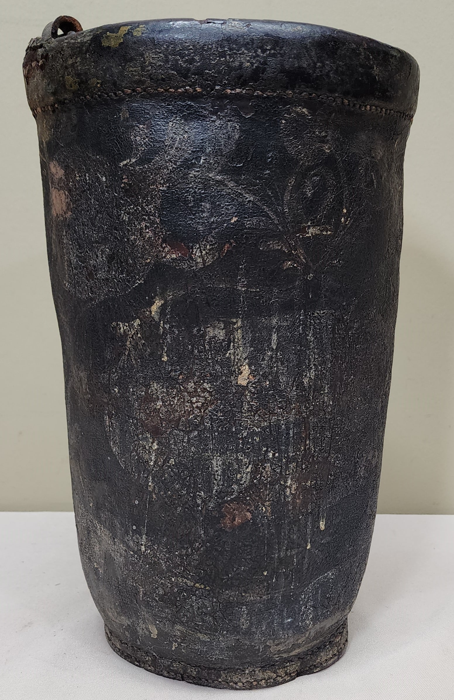 Early Leather Fire Bucket (1 of 4)