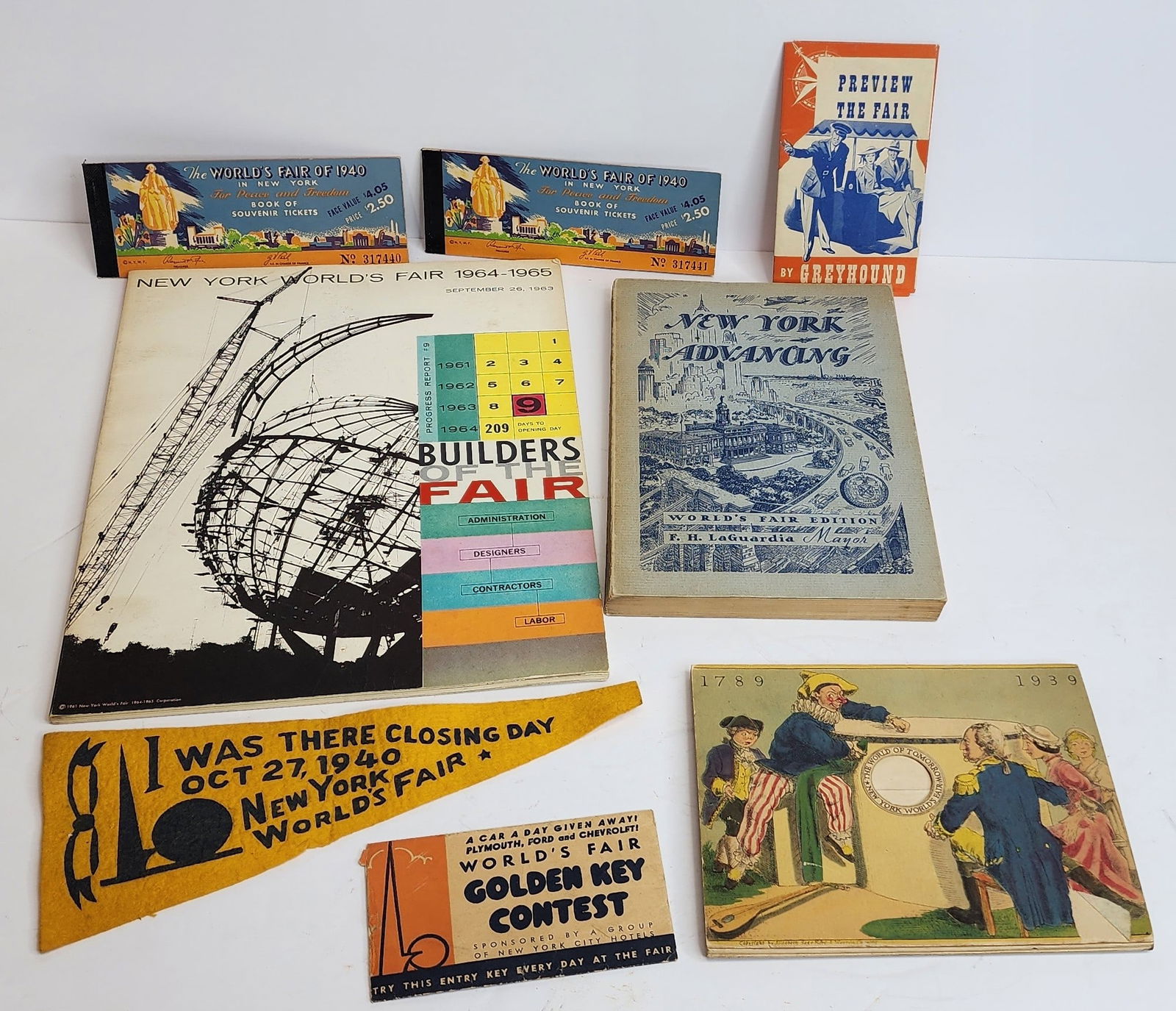 Lot of World's Fair Memorabilia (1 of 4)