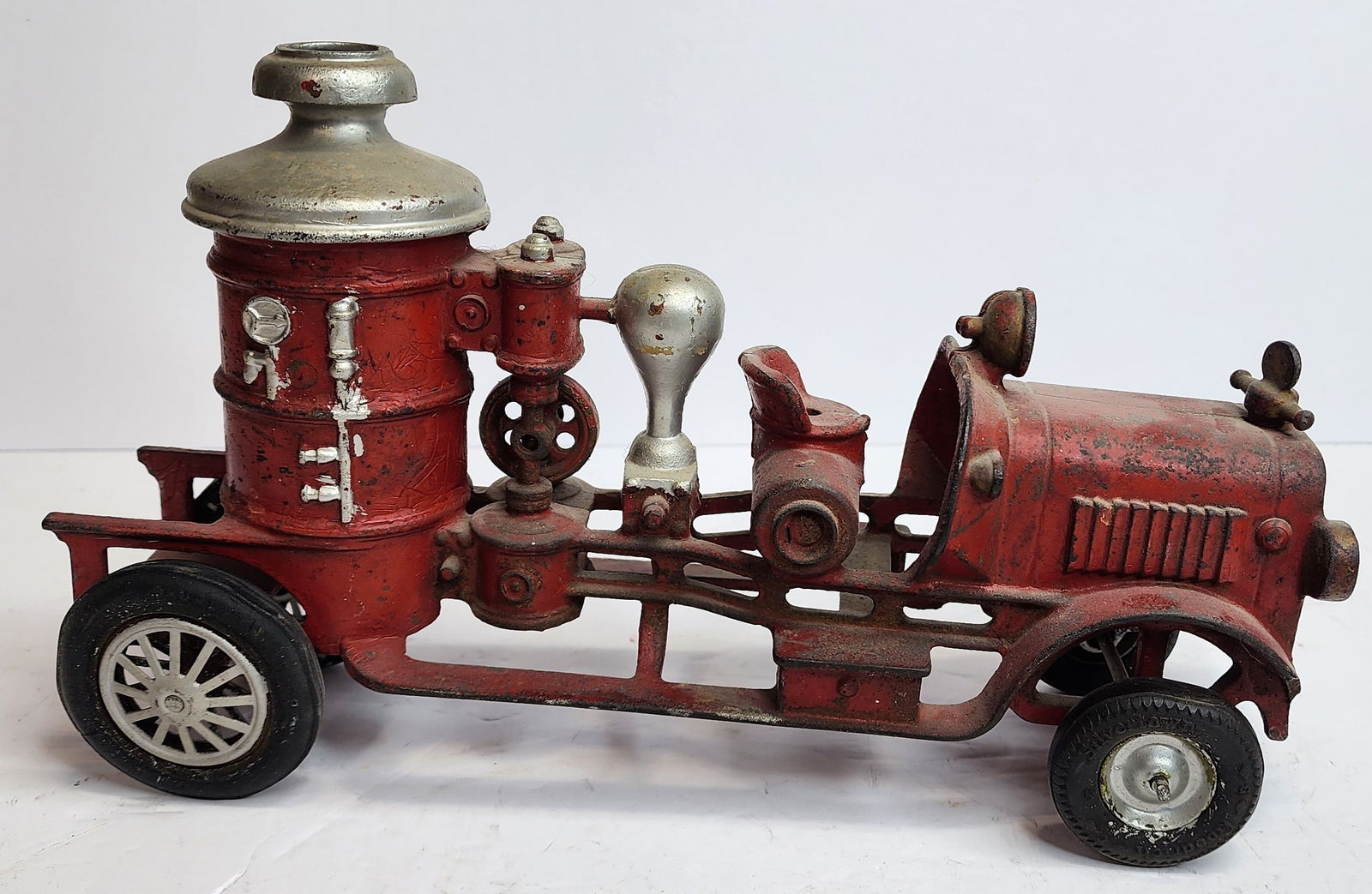 Hubley Cast Iron Steam Fire Engine (1 of 4)