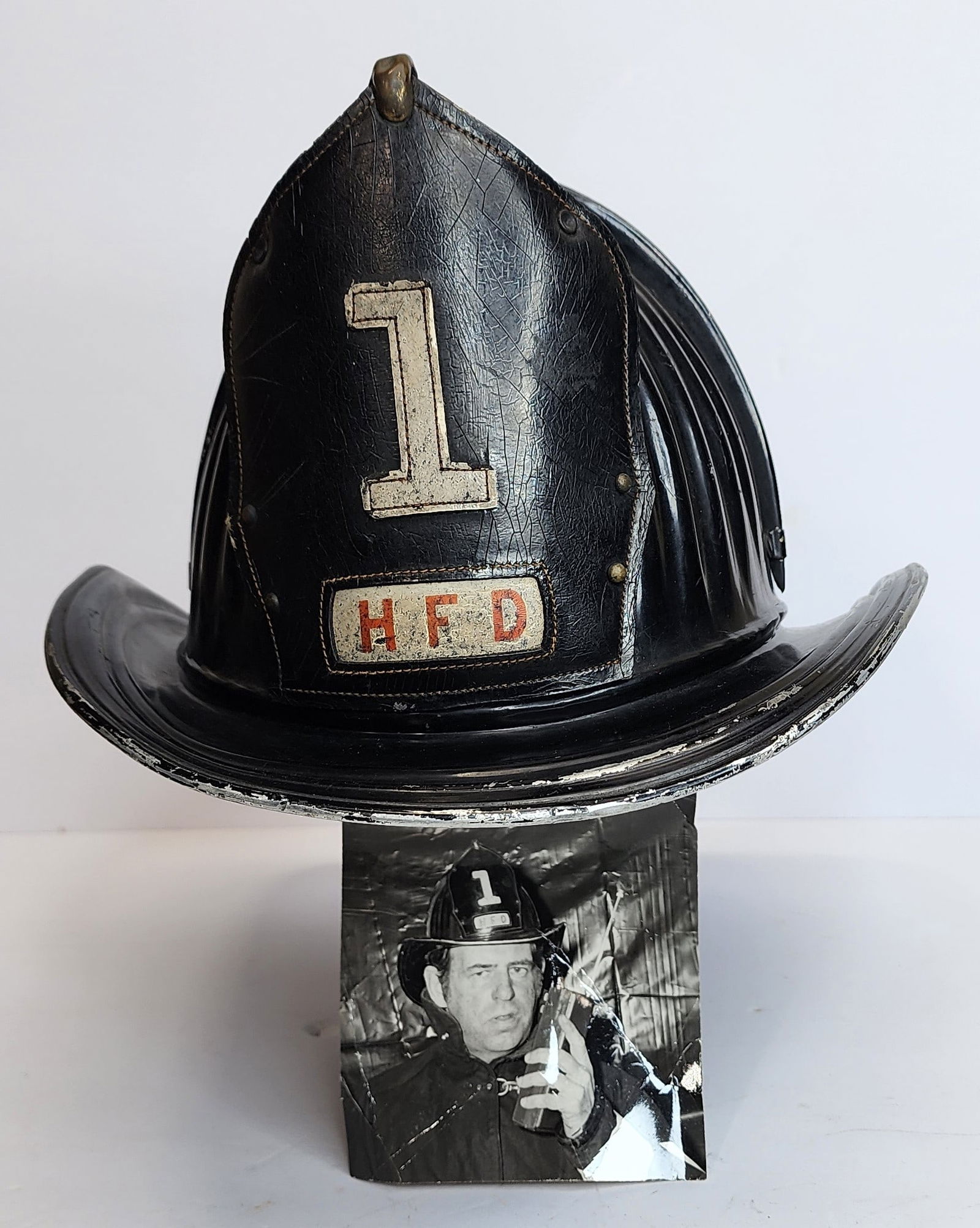 Cairns Senator Fire Helmet Hartsdale Ny (1 of 4)