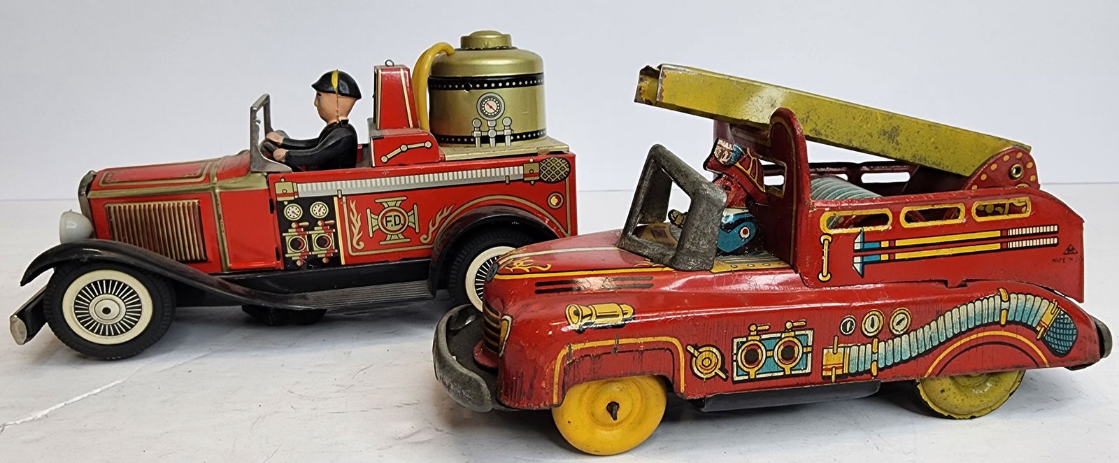 Battery-Operated Fire Engine (1 of 3)