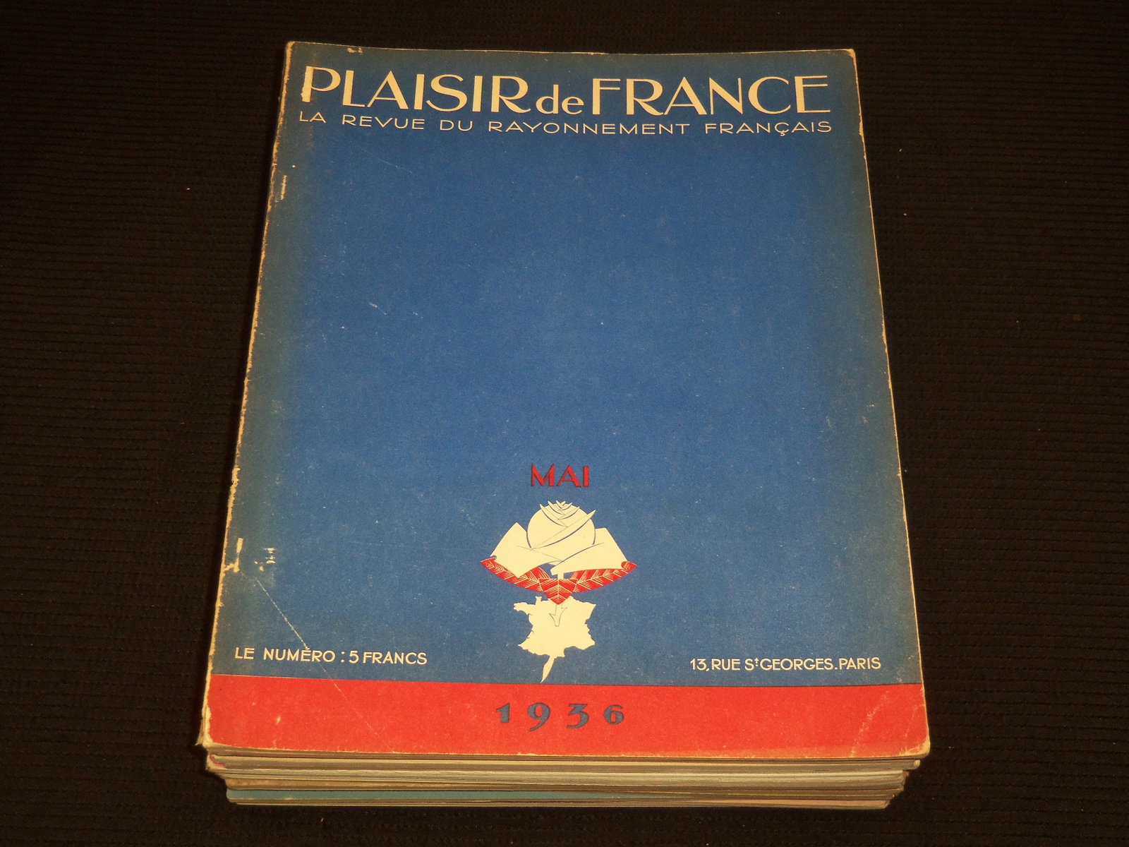 1930'S PLAISIR DE FRANCE FRENCH MAGAZINE - 15 ISSUES: Lot of 15 issues of the Plaisir de French magazines from the 1930's. These are in French text.