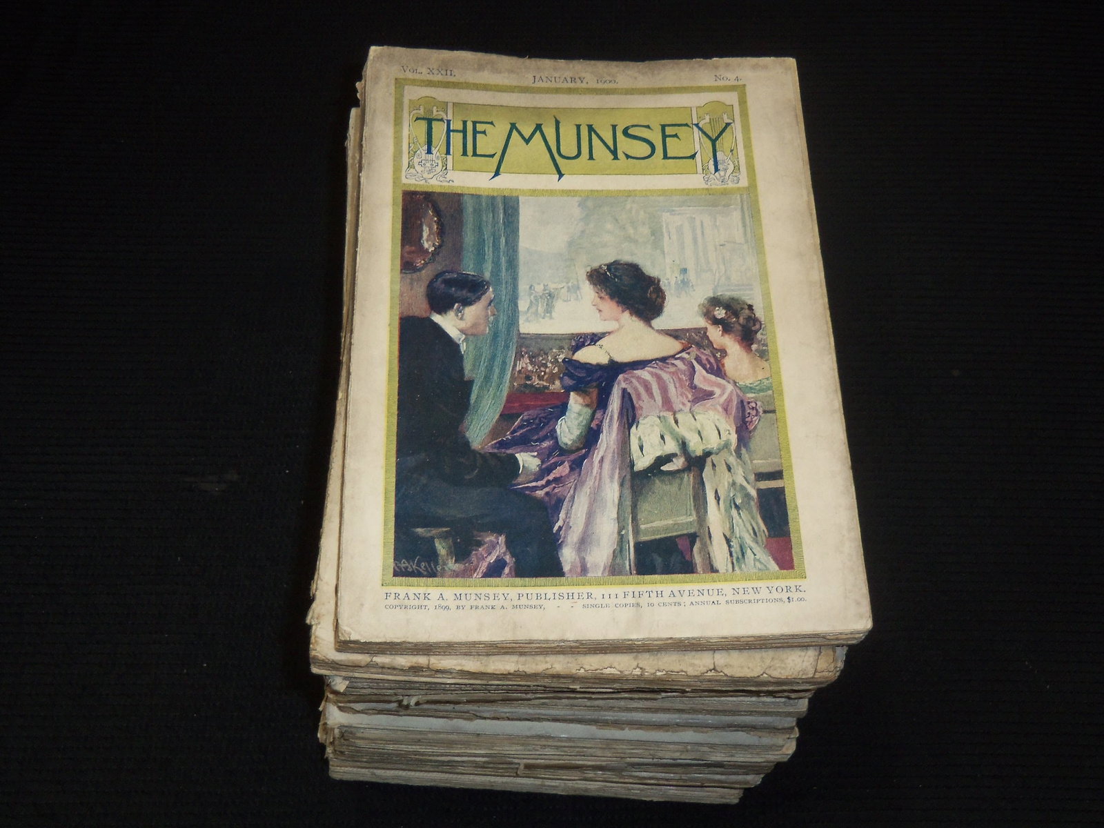 1900 MUNSEY'S MAGAZINES LOT - 17 ISSUES: Lot of 17 issues of Munsey's magazines from 1900.