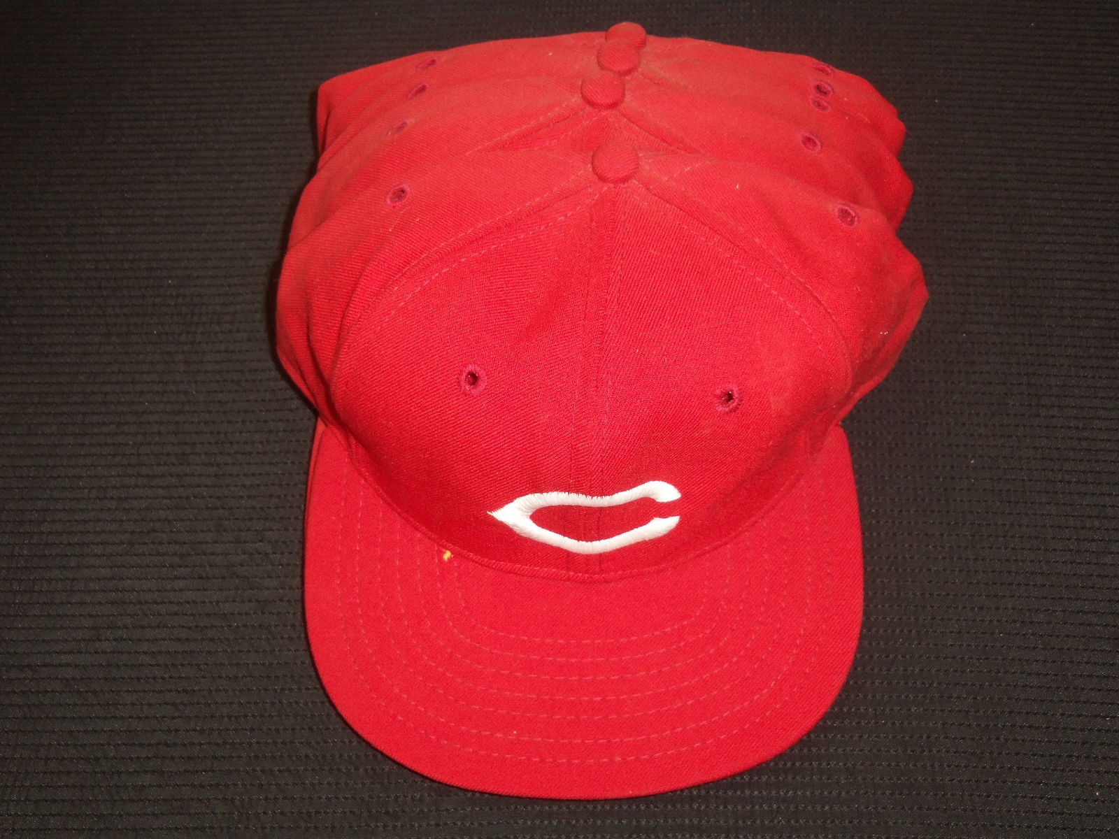 CINCINNATI REDS ROMAN PRO CAPS - LOT OF 5 - 7 1/4 & 7 3/8 (1 of 3)