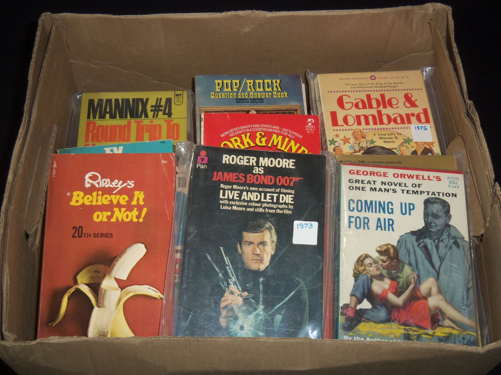 VINTAGE PAPERBACK BOOKS LOT OF 75 - 1 OF 3 LOTS (1 of 8)