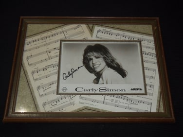 CARLY SIMON AUTOGRAPHED PHOTO - FRAMED - 17 1/2"x13 1/2"