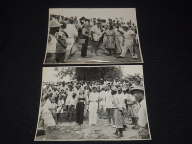 ERROL FLYNN PHOTOS LOT OF 2 - 8x10