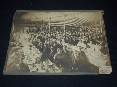 1910 WM. MARSHALL CLASS BANQUET MOUNTED PHOTO - 14 1/2x11