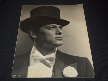 1950'S TONY CURTIS PUBLICITY PHOTO - 15 1/2 x 19 1/2