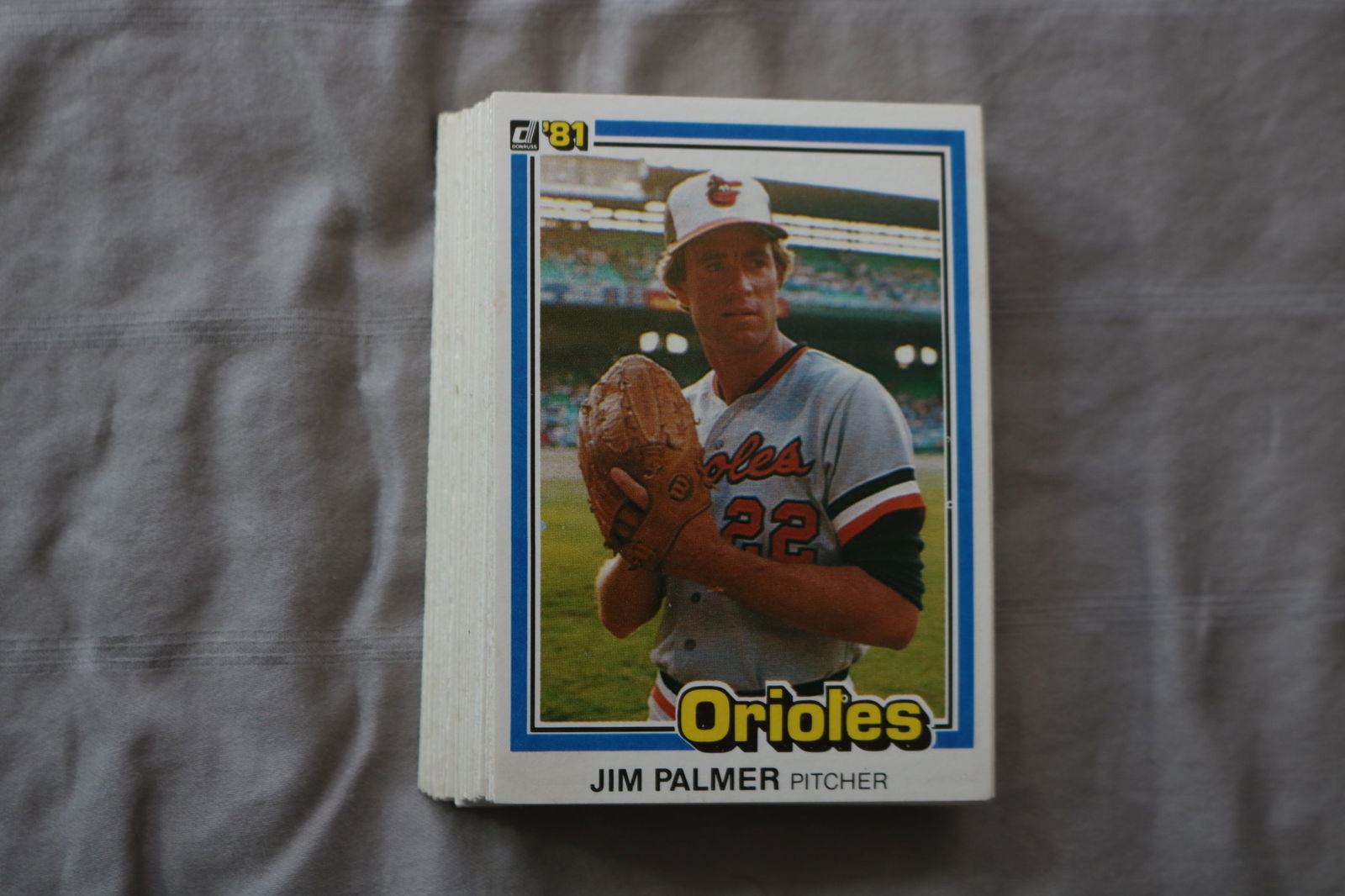 JIM PALMER 1981 DONRUSS BASEBALL CARDS - CARD #353 - NEAR MINT TO MINT CONDITION - LOT OF 42: This is a lot of 42 1981 Jim Palmer, 1980 Cy Young Award Winner, Donruss, card number 353, baseball cards. The cards are in near mint to mint condition.