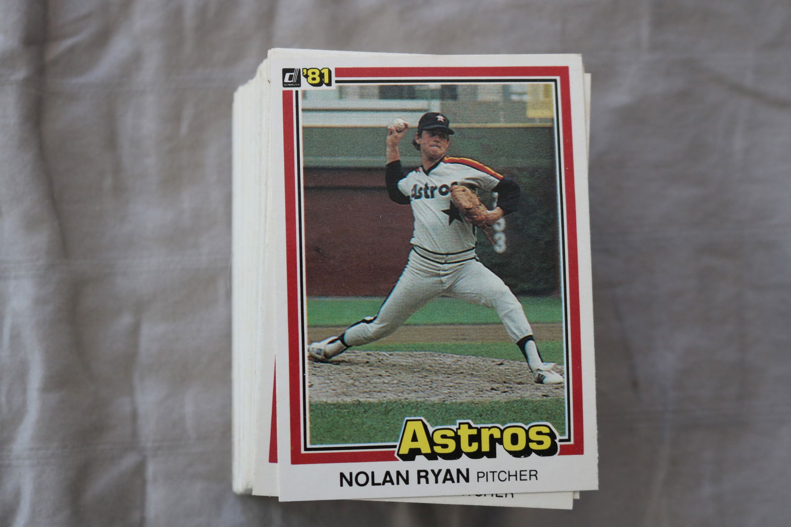 NOLAN RYAN 1981 DONRUSS BASEBALL CARDS - CARD #260 - NEAR MINT TO MINT CONDITION - LOT OF 124 (1 of 4)