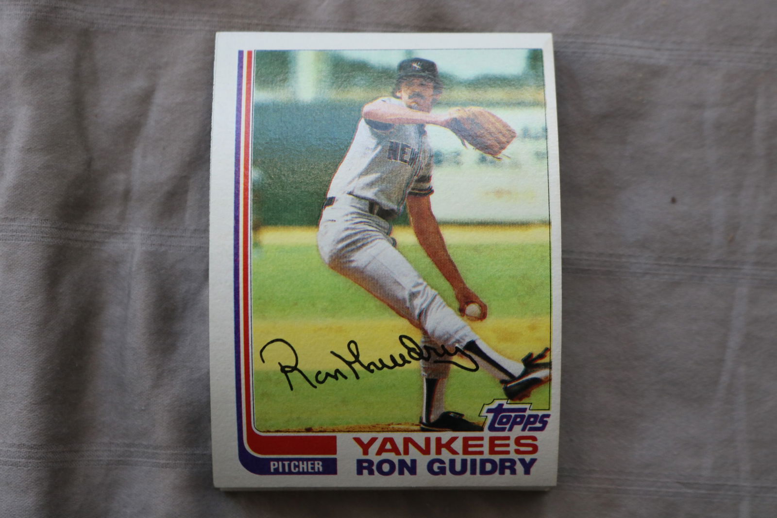 RON GUIDRY 1982 TOPPS BASEBALL CARDS - CARD #9 - NEAR MINT TO MINT CONDITION - LOT OF 9: This is a lot of 35 Gaylord Perry 1982 Topps, card number 115, baseball cards. The cards are in near mint to mint condition.