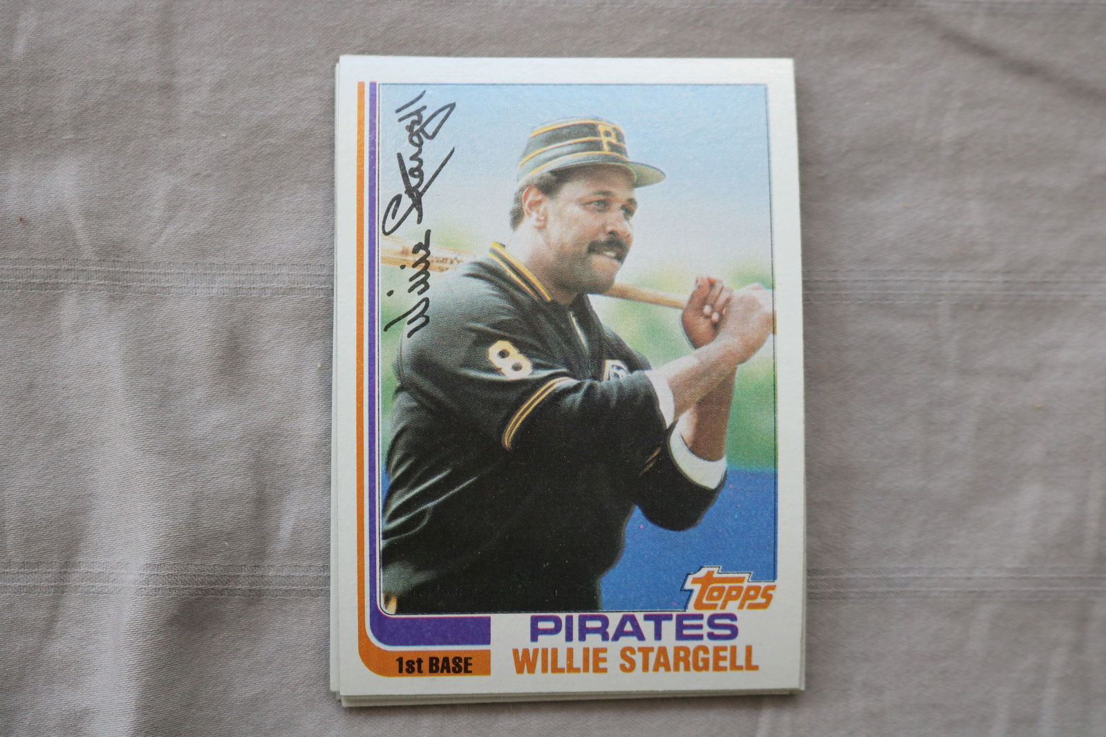 WILLIE STARGELL 1982 TOPPS BASEBALL CARDS - CARD #715 - NEAR MINT TO MINT CONDITION - LOT OF 7: This is a lot of 7 Willie Stargell 1982 Topps, card number 715, baseball cards. The cards are in near mint to mint condition.