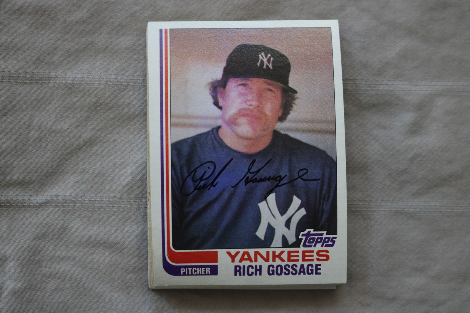 RICH GOSSAGE 1982 TOPPS BASEBALL CARDS - CARD #770 - NEAR MINT TO MINT CONDITION - LOT OF 18: This is a lot of 18 Rich Gossage 1982 Topps, card number 770, baseball cards. The cards are in near mint to mint condition.
