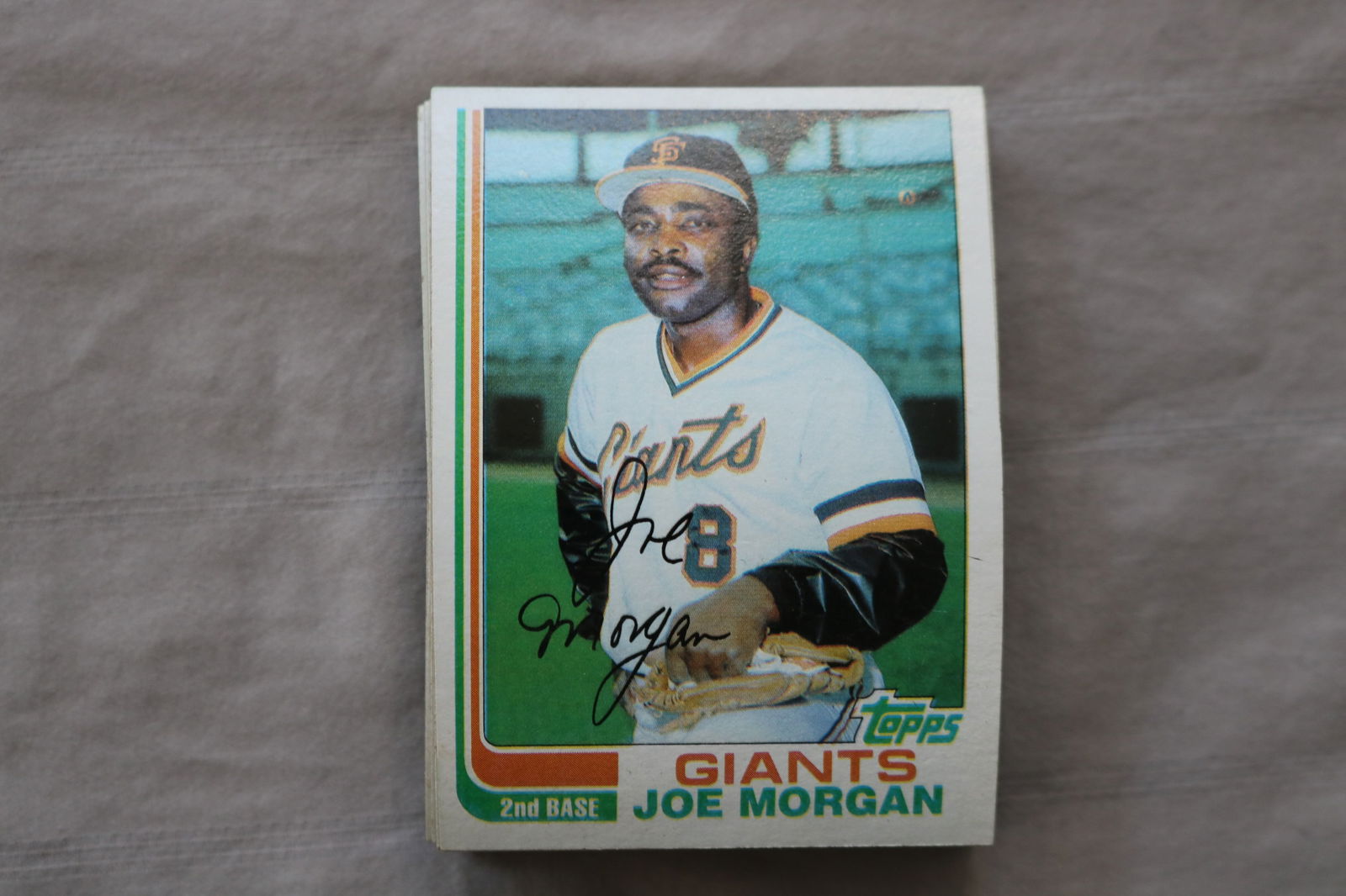 JOE MORGAN 1982 TOPPS BASEBALL CARDS - CARD #754 - NEAR MINT TO MINT CONDITION - LOT OF 27: This is a lot of 27 Joe Morgan 1982 Topps, card number 754, baseball cards. The cards are in near mint to mint condition.
