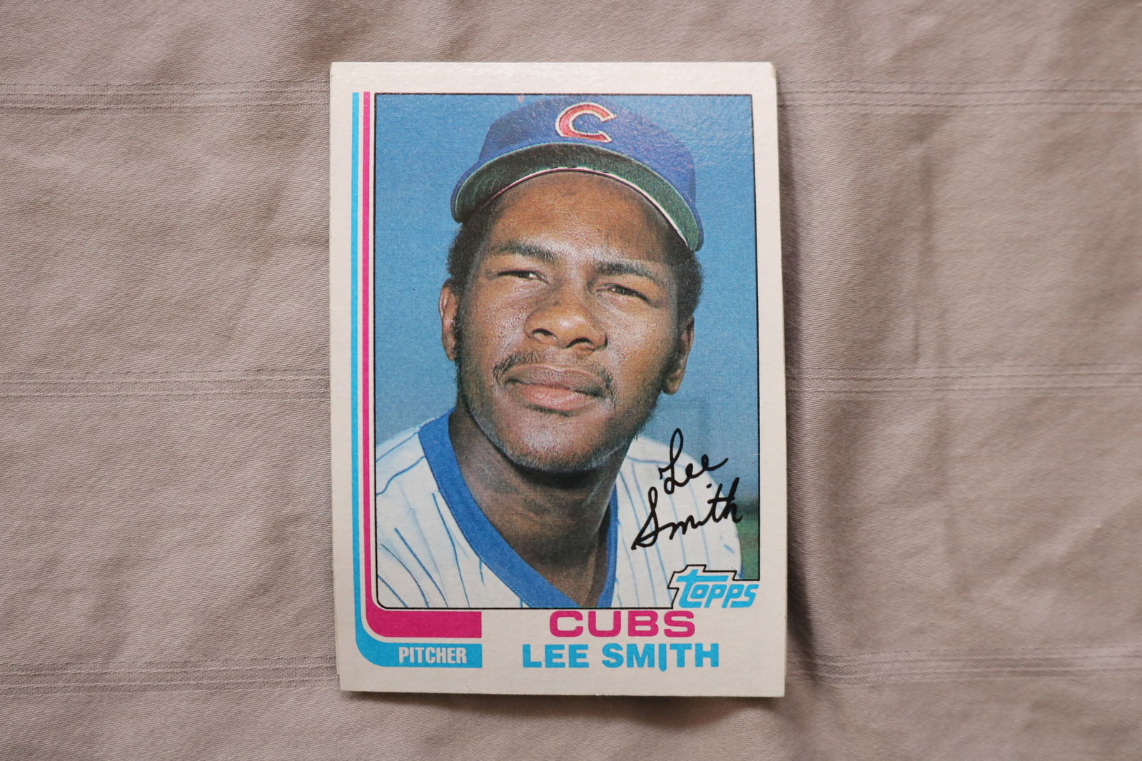 LEE SMITH 1982 TOPPS BASEBALL CARDS - CARD #452 - NEAR MINT TO MINT CONDITION - LOT OF 6: This is a lot of 6 Lee Smith 1982 Topps, card number 452, baseball cards. The cards are in near mint to mint condition.