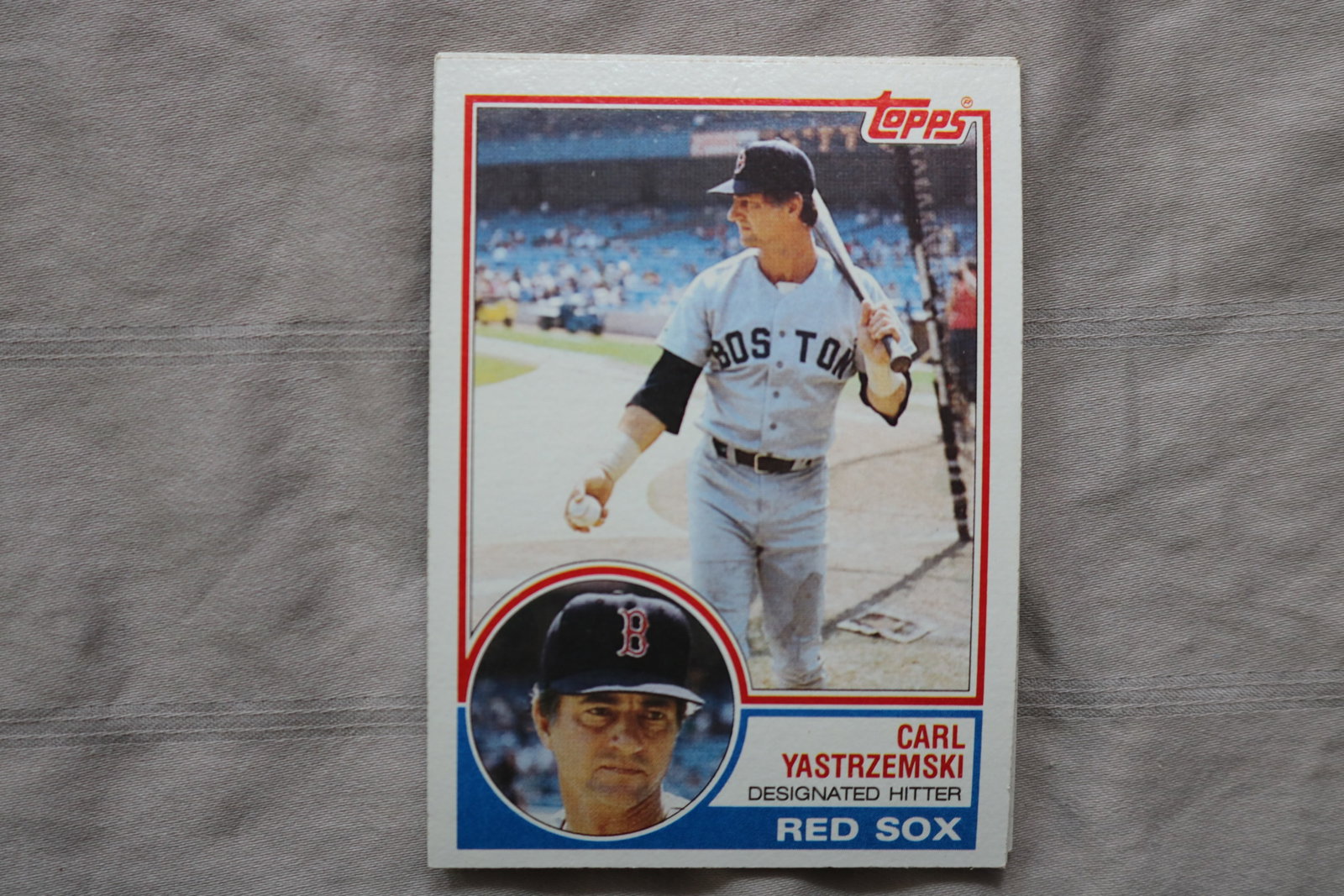 CARL YASTRZEMSKI 1983 TOPPS BASEBALL CARDS - CARD #550 - NEAR MINT TO MINT CONDITION - LOT OF 5: This is a lot of 5 Carl Yastrzemski 1983 Topps, card number 550, baseball cards. The cards are in near mint to mint condition.