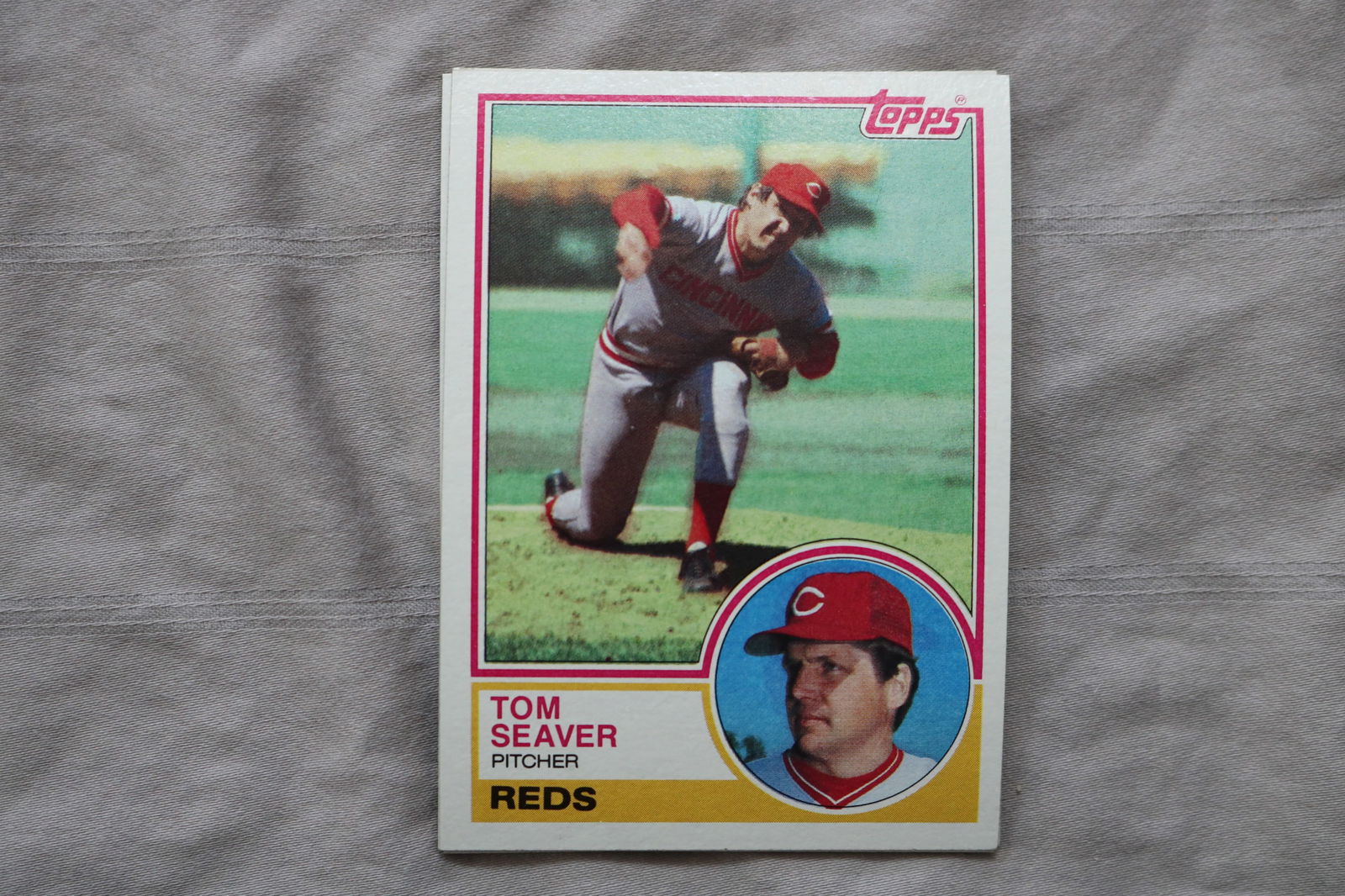 TOM SEAVER 1983 TOPPS BASEBALL CARDS - CARD #580 - NEAR MINT TO MINT CONDITION - LOT OF 3: This is a lot of 5 Carl Yastrzemski 1983 Topps, card number 550, baseball cards. The cards are in near mint to mint condition.